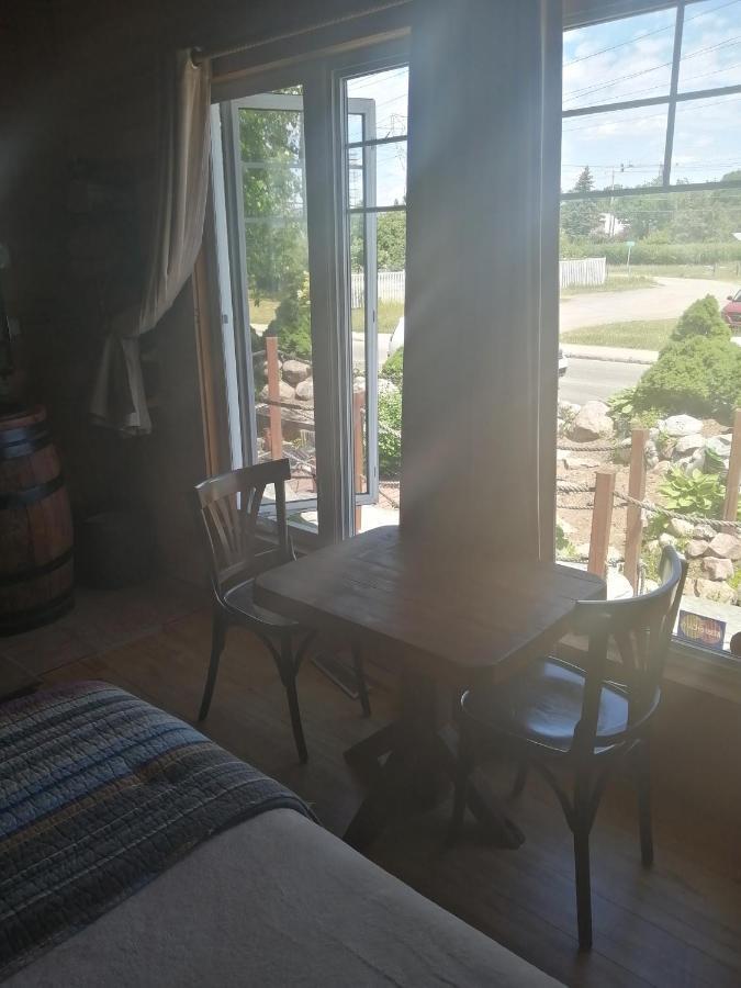 L'Oasis Du Pirate Bed & Breakfast Lévis Екстериор снимка