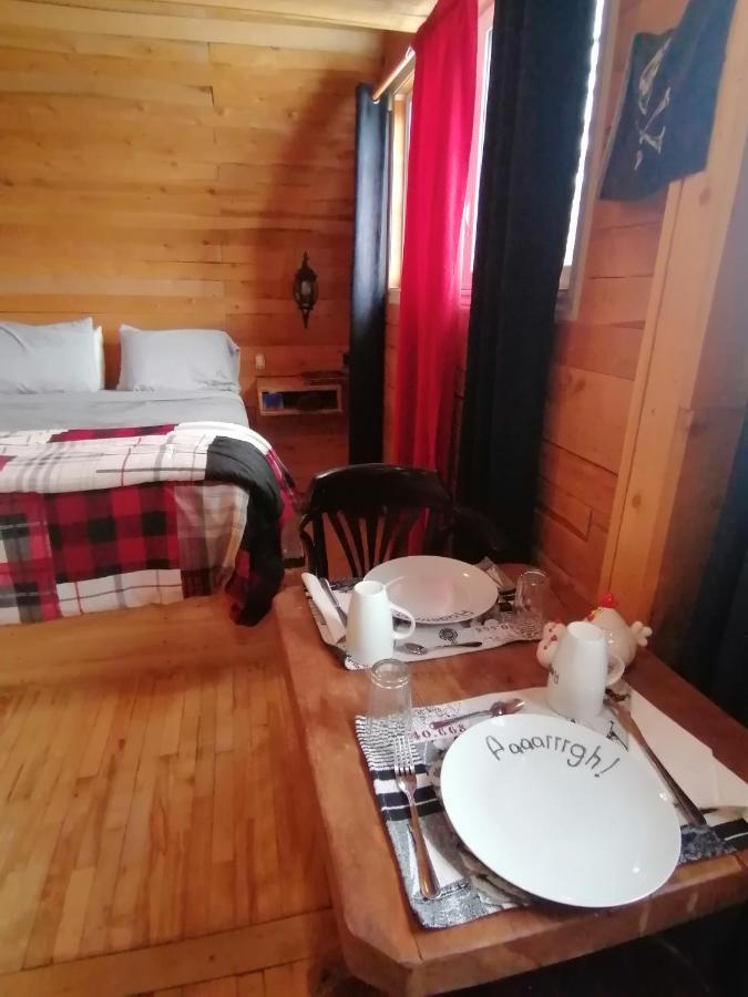L'Oasis Du Pirate Bed & Breakfast Lévis Екстериор снимка
