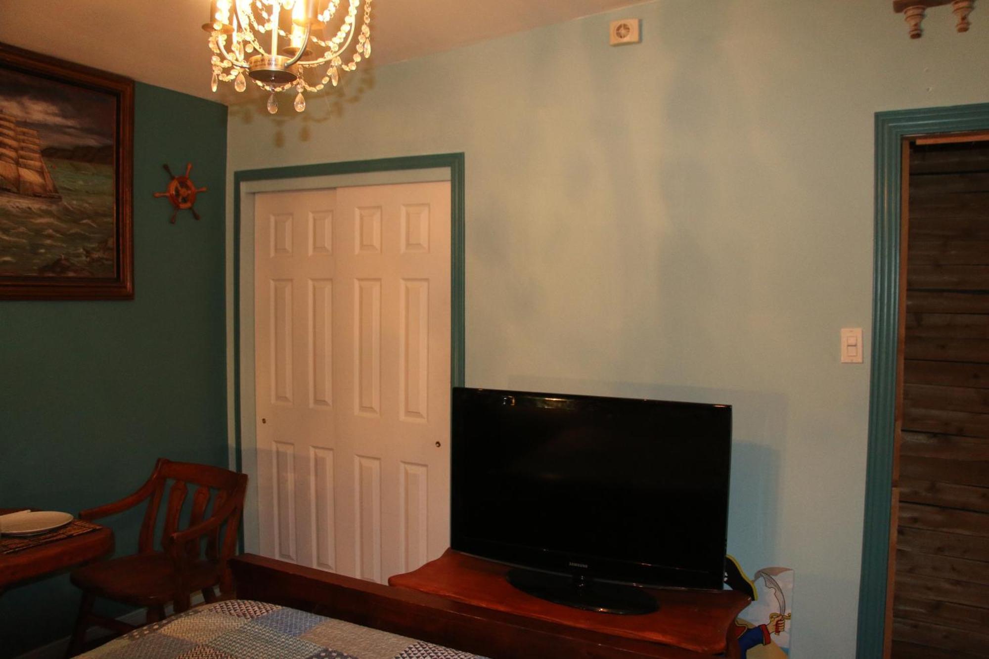 L'Oasis Du Pirate Bed & Breakfast Lévis Екстериор снимка