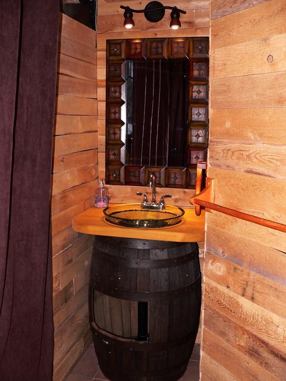 L'Oasis Du Pirate Bed & Breakfast Lévis Екстериор снимка