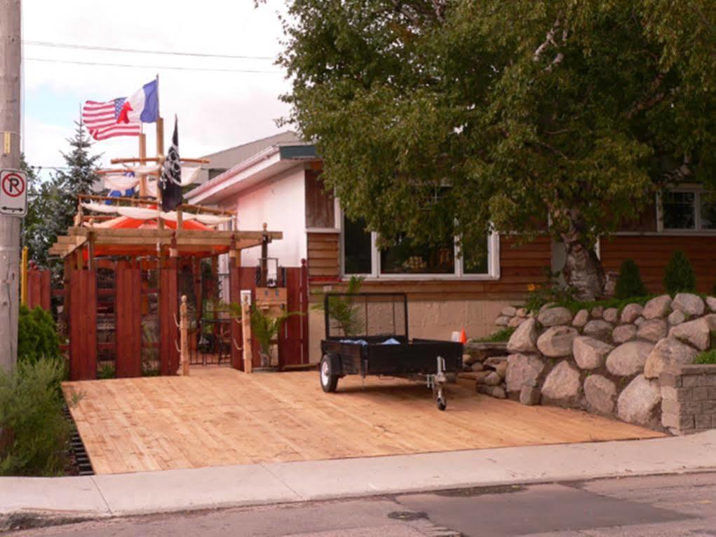 L'Oasis Du Pirate Bed & Breakfast Lévis Екстериор снимка